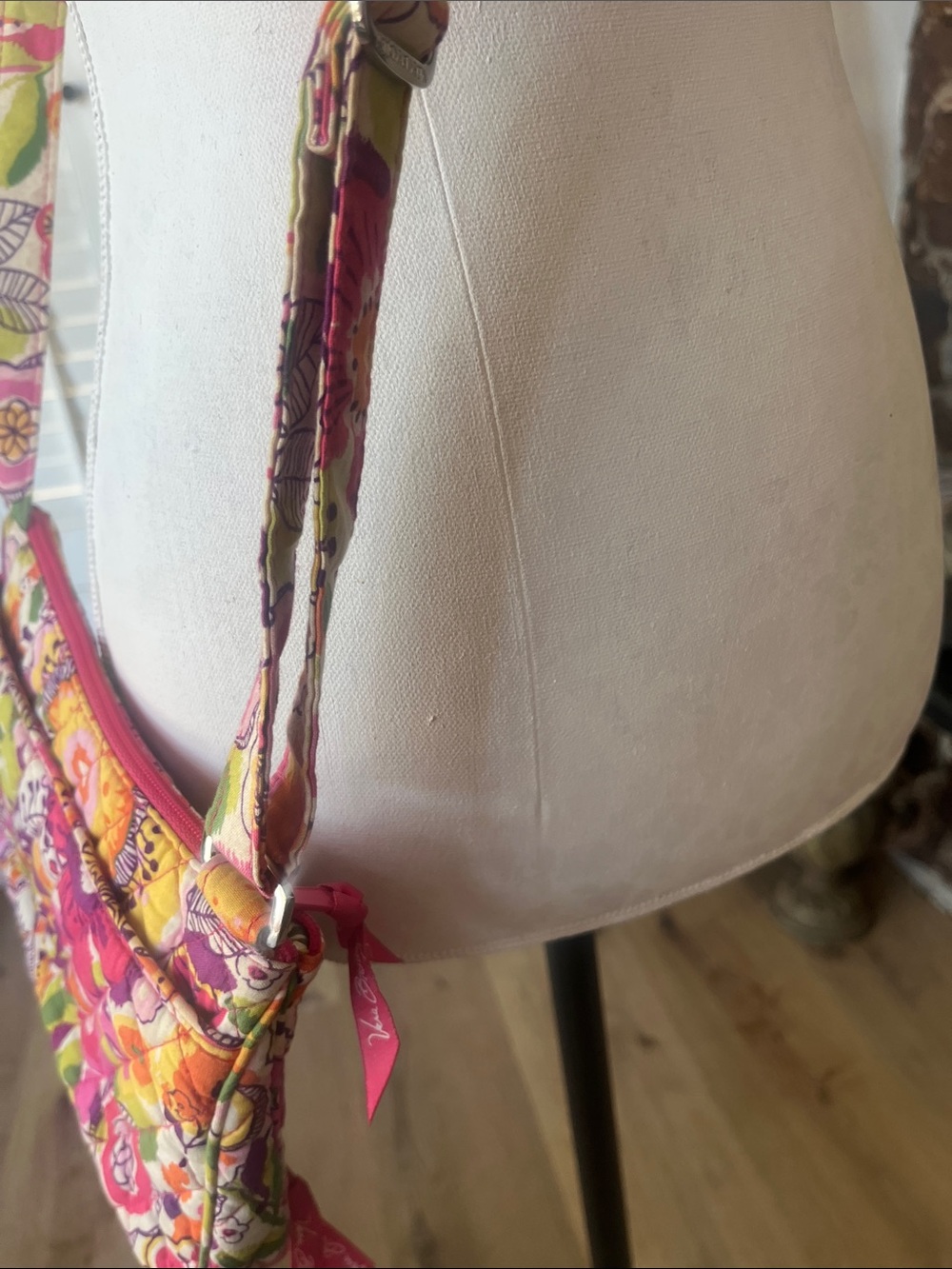 🌸 Vera Bradley Little Hipster Crossbody Bag | Retired Clementine Print - Picture 9 of 9